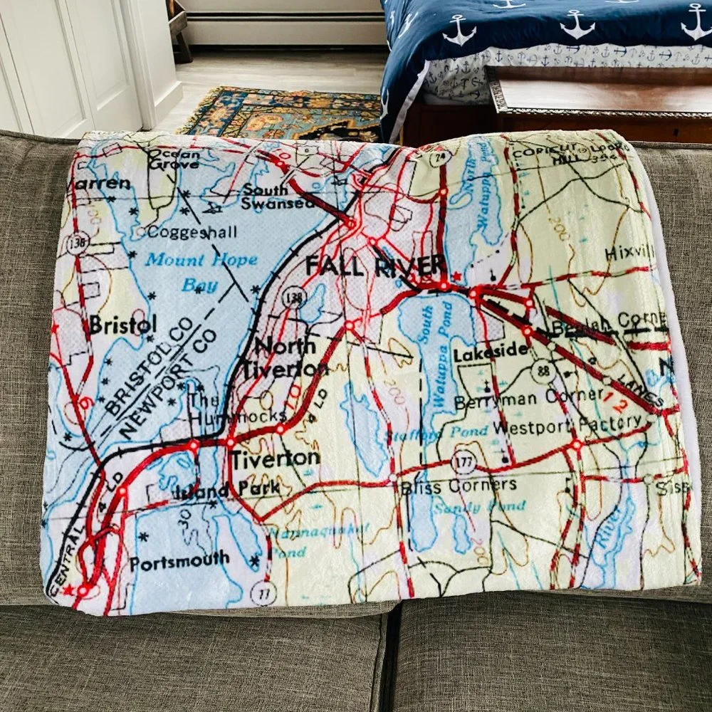 NEW without TAGS PLUSH South Eastern Massachusetts Blanket
